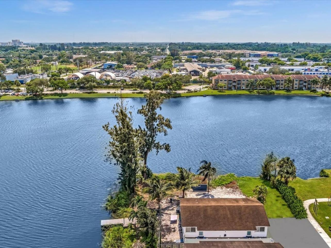 2Br Lakeside Getaway - Peaceful Waterfront Stay Davie Exterior foto