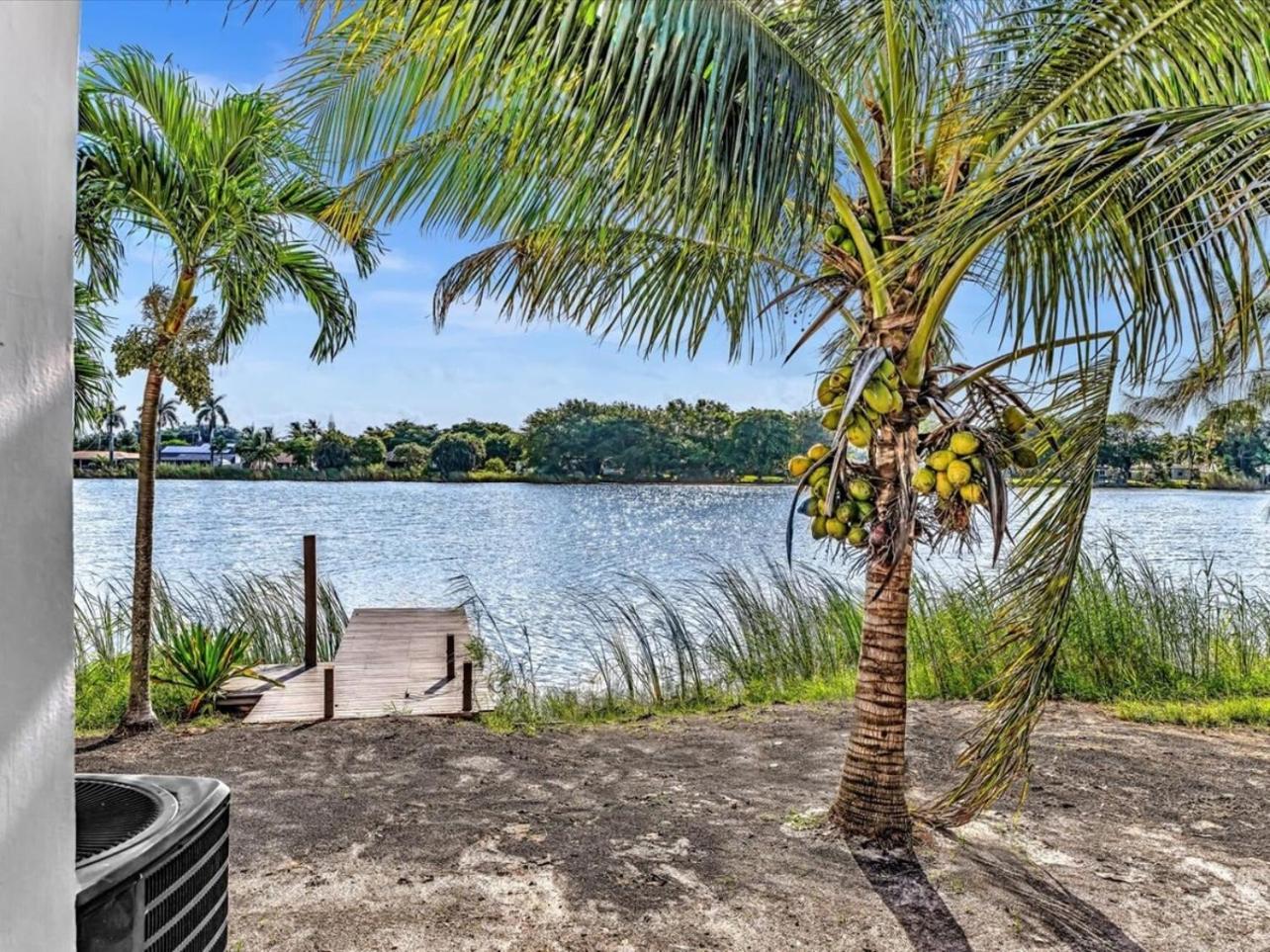 2Br Lakeside Getaway - Peaceful Waterfront Stay Davie Exterior foto